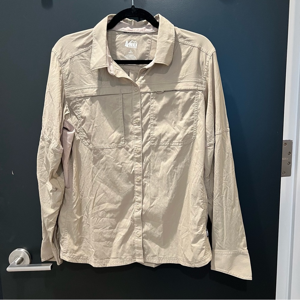 Great condition REI Sahara Long Sleeve Hiking Shirt Size Large